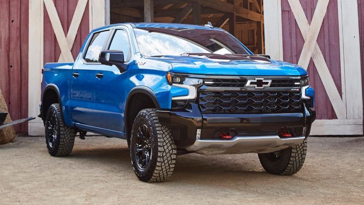 2022-Chevrolet-Silverado-ZR2-1500-Launch-Photos-Exterior-018-front-three-quarters-barn-720x405.jpeg