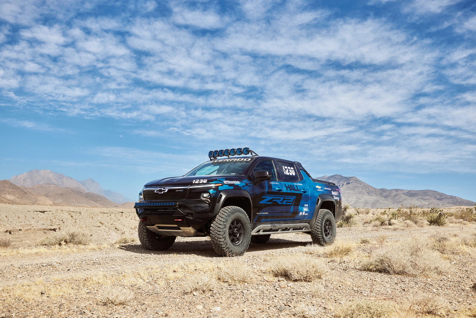 Chevrolet Silverado EV ZR2 off-road race truck concept 03.webp